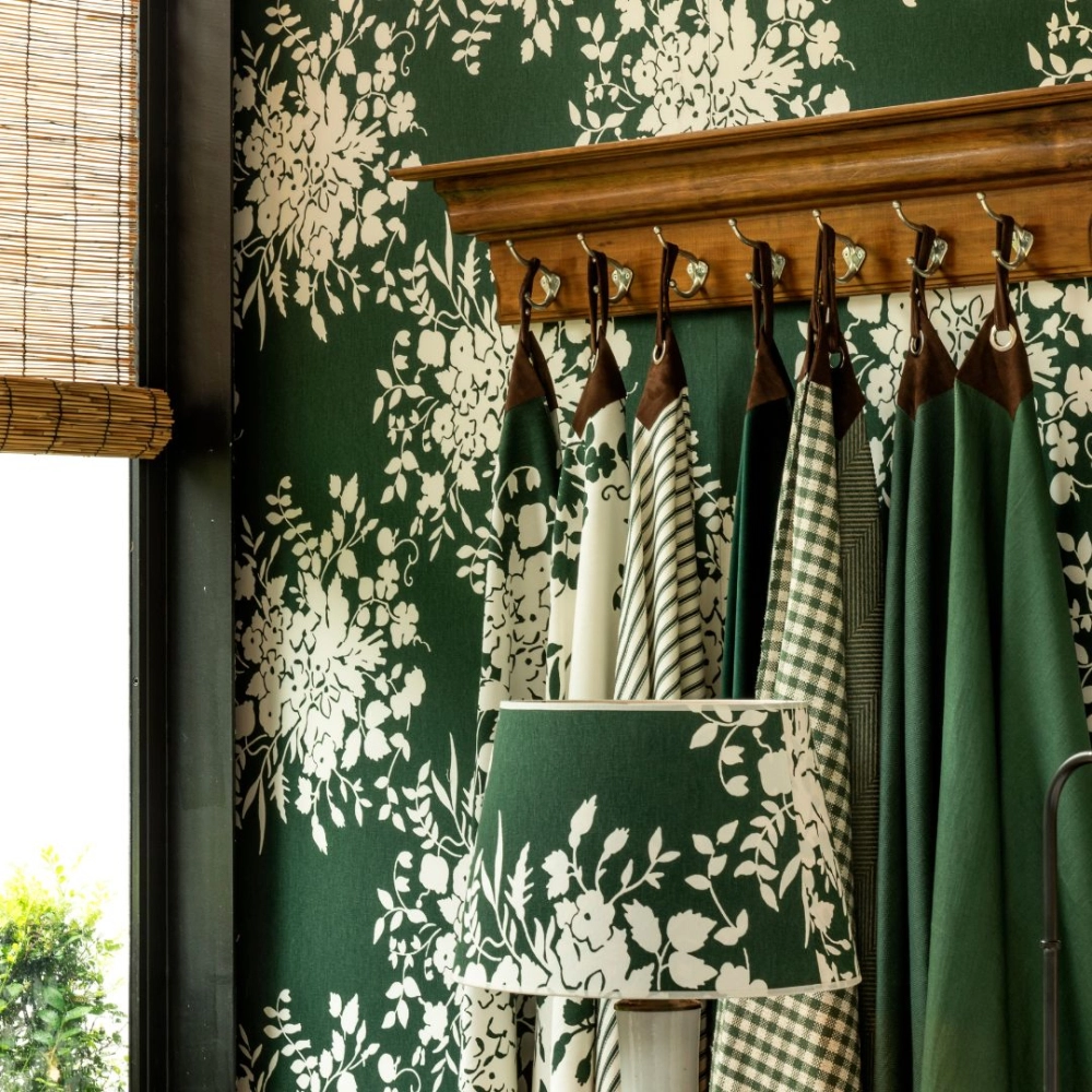 Prateleira de Madeira com 4 Ganchos