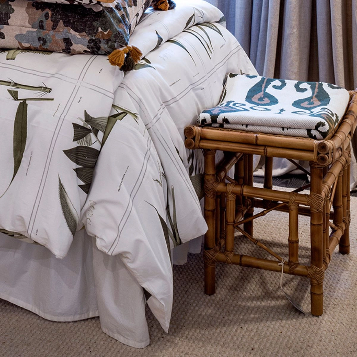 Banqueta Assento Curvo Pequena